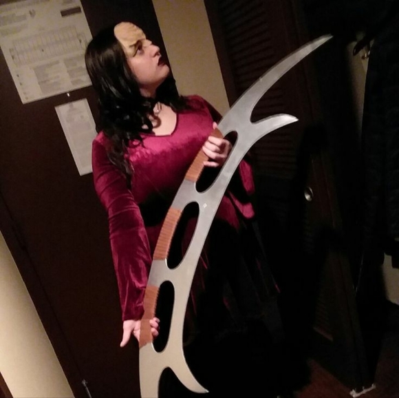 Meet your Posher, Birb - Picture 2 of 3